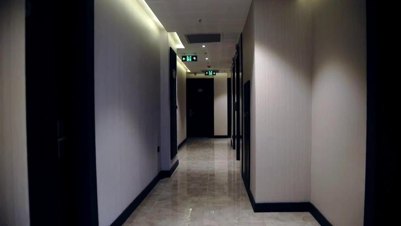 Demir Otel Bornova Buitenkant foto
